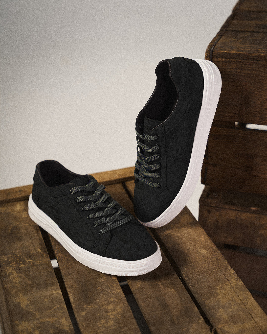 Men's Low Top Sneaker | Classic