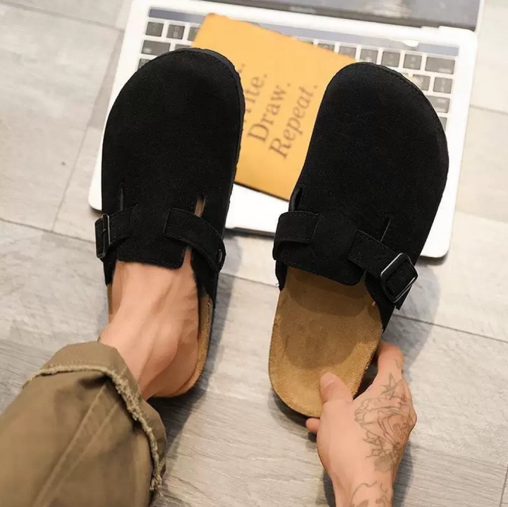 Women's Closed Toe Buckle Strap Clogs | Flat